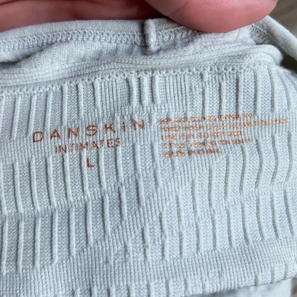 Danskin White Large Women’s Textured Intimates Bra - Picture 3 of 3